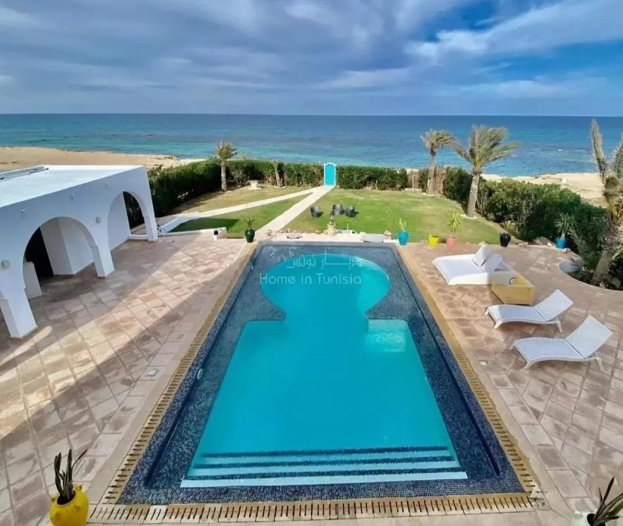 Sublime Villa Pieds Dans L Eau A Hergla Kasnadar
