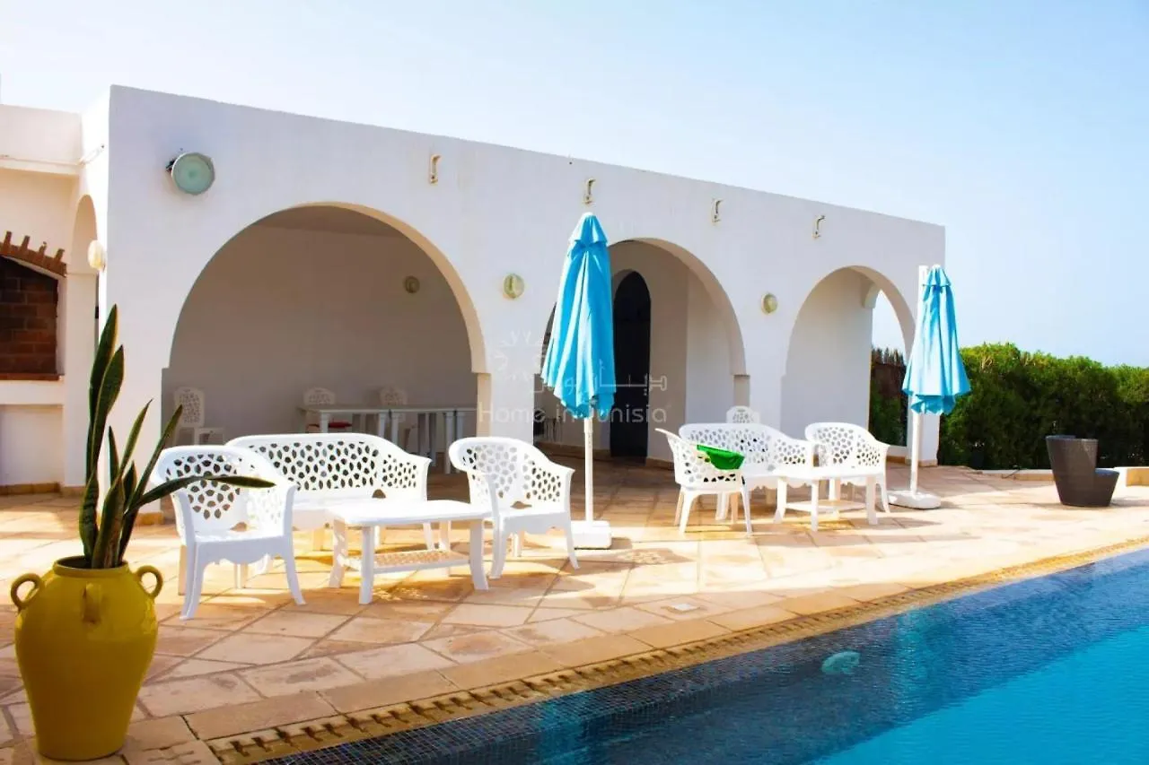 Sublime Villa Pieds Dans L Eau A Hergla Kasnadar