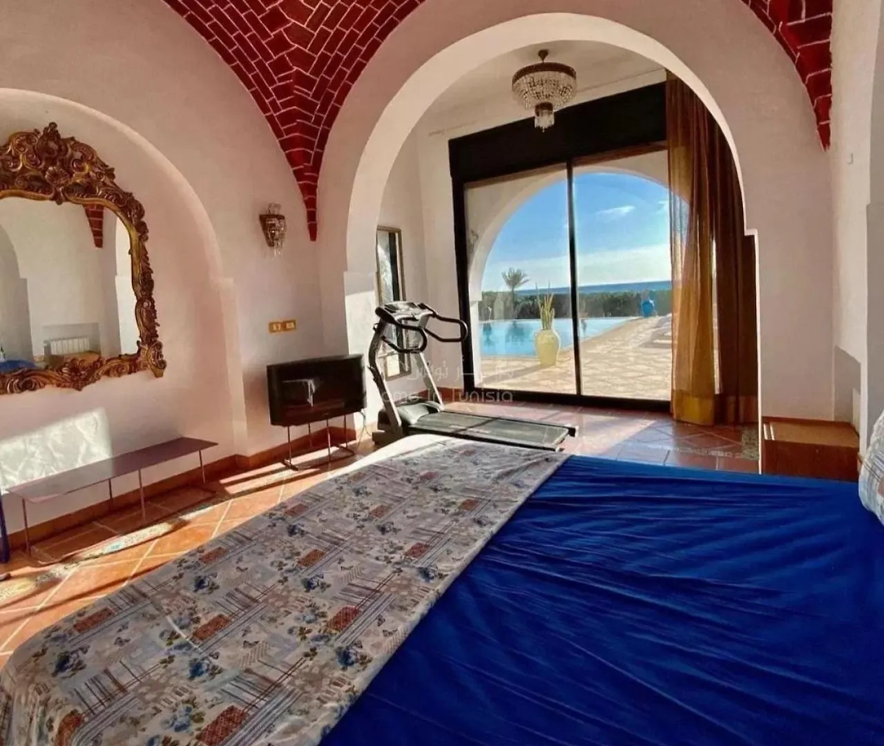 Sublime Villa Pieds Dans L Eau A Hergla Kasnadar